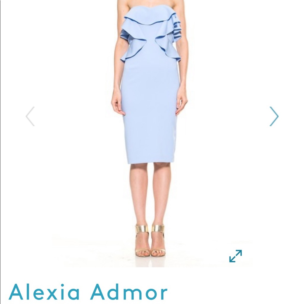 Powder blue strapless dress by Alexia Admor